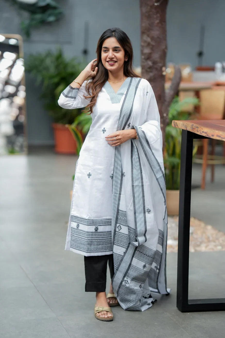 Sara Pure Linen Suit