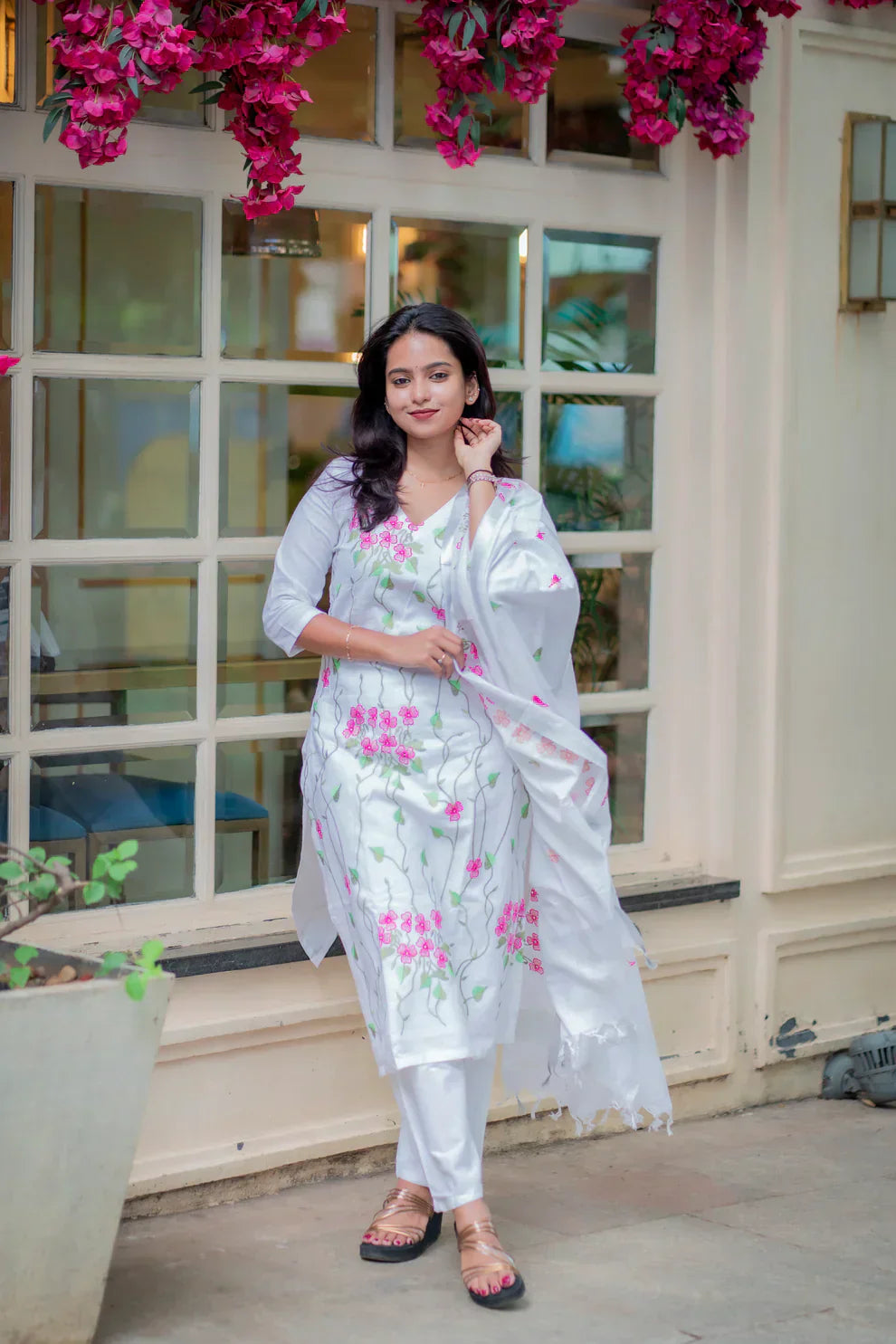Grace in Every Thread – This white cotton kurta set