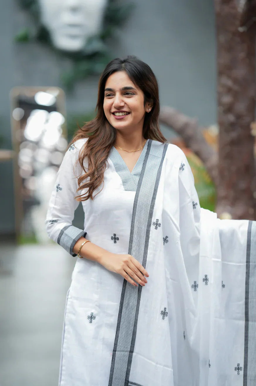 Sara Pure Linen Suit