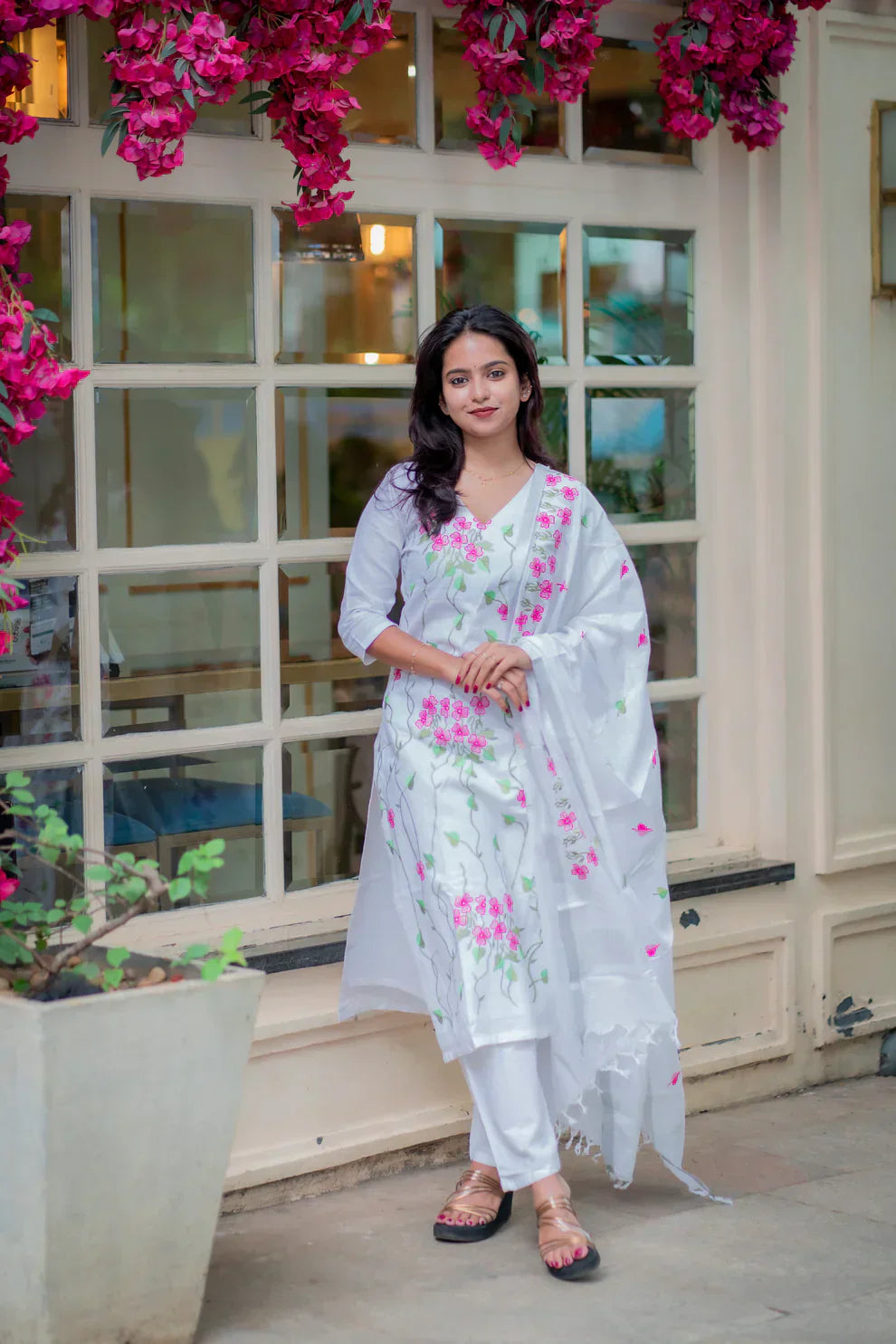 Grace in Every Thread – This white cotton kurta set