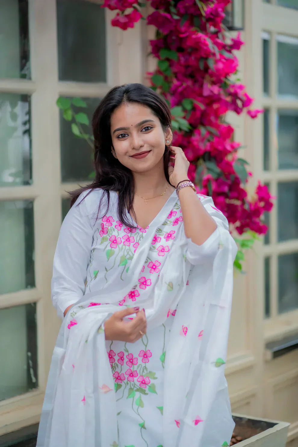 Grace in Every Thread – This white cotton kurta set