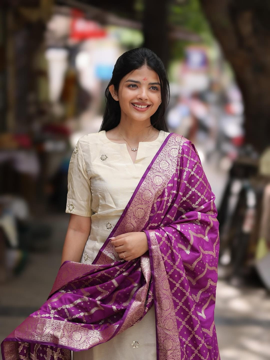 Shrungar Our Tissue Handwork Kurti And Banaras Silk Shawl Set